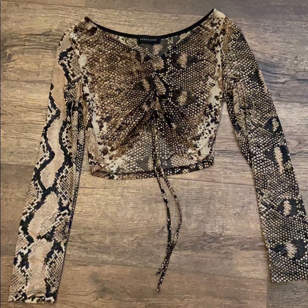 mesh rutched crop top